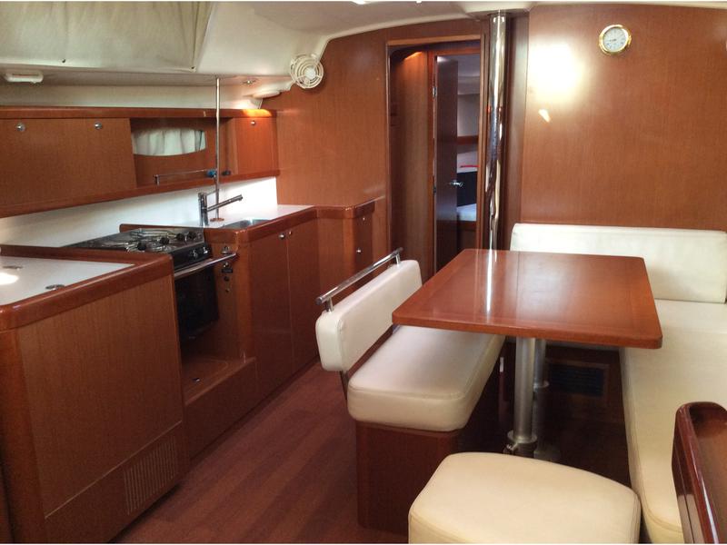 Book yachts online - sailboat - Oceanis 43 - Fantasea - rent