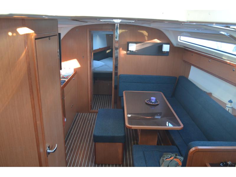 Book yachts online - sailboat - Bavaria Cruiser 41 - Erato - rent