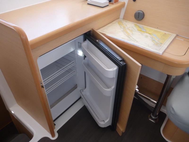 Book yachts online - catamaran - Lagoon 421 (4+1 cab.) - Allegria - rent
