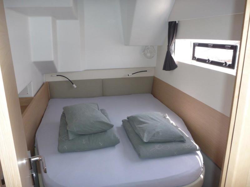 Book yachts online - powercatamaran - MY 37- 4. cab. - MareTortuga - rent