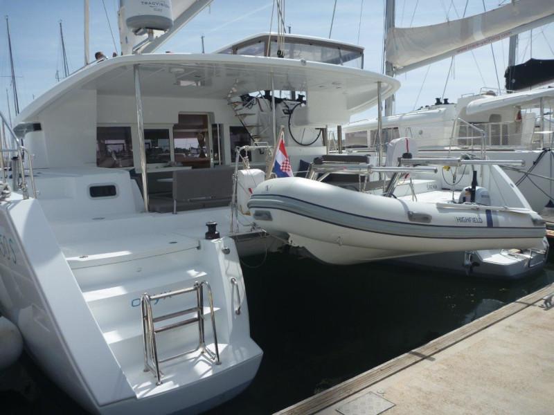 Book yachts online - catamaran - Lagoon 450 Sport (4+2 cab.) - Oryx - rent