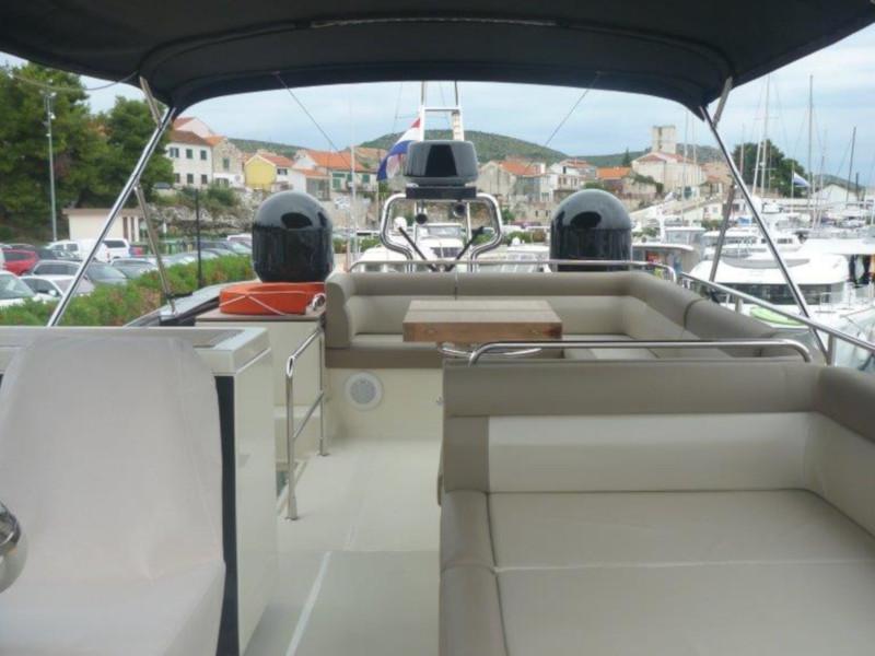 Book yachts online - motorboat - Monte Carlo 5 (3+1 cab.) - Jaluca - rent