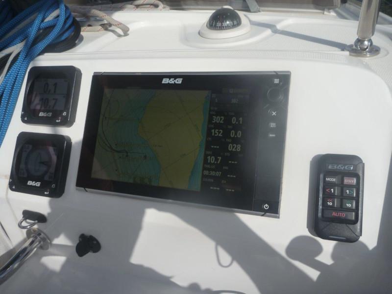 Book yachts online - catamaran - Lagoon 39 - Bumblebee - rent