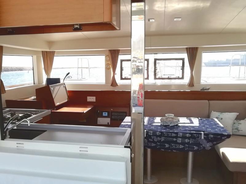 Book yachts online - catamaran - Lagoon 40 - Regolo - rent