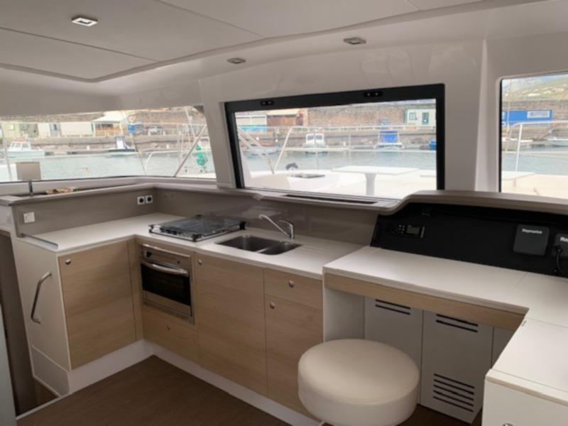 Book yachts online - catamaran - Bali 4.0 - Electra - rent