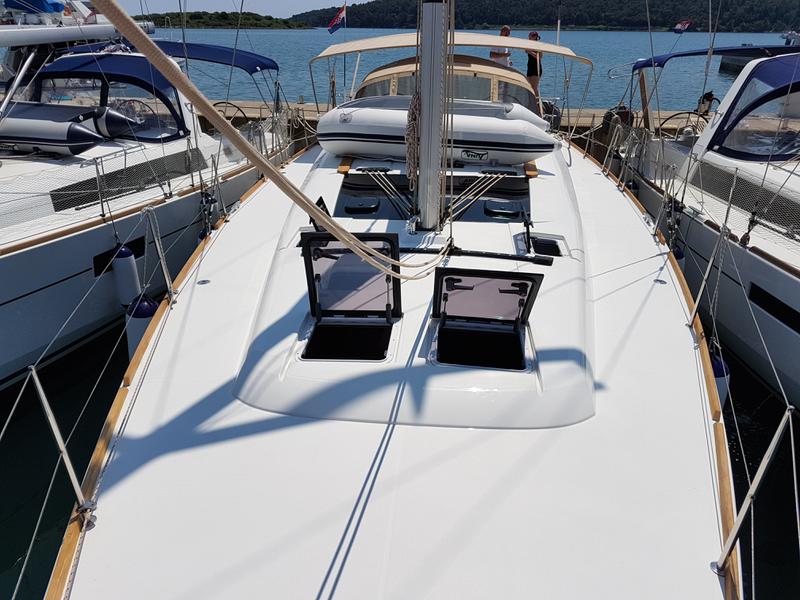 Book yachts online - sailboat - Dufour 460 Grand Large - Mirjana - rent