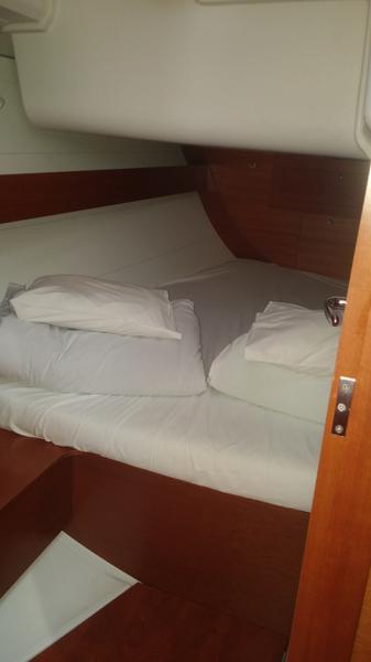 Book yachts online - sailboat - Dufour 382 Grand Large - Ceja - rent
