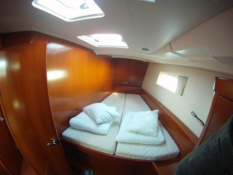 Book yachts online - sailboat - Oceanis 45 - Cabernet - rent