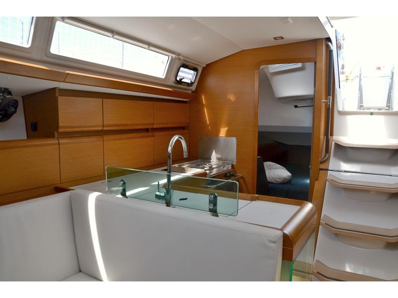 Book yachts online - sailboat - Sun Odyssey 449 - Jak - rent