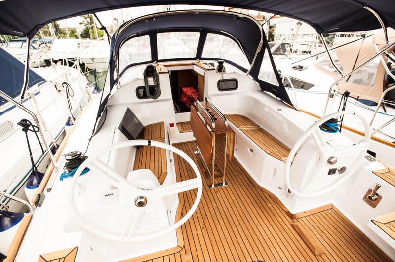 Book yachts online - sailboat - Elan Impression 40 - FORTISS with A/C - rent