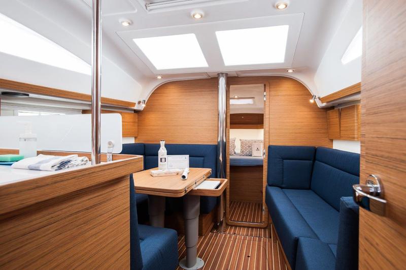 Book yachts online - sailboat - Elan Impression 40 - FORTISS with A/C - rent