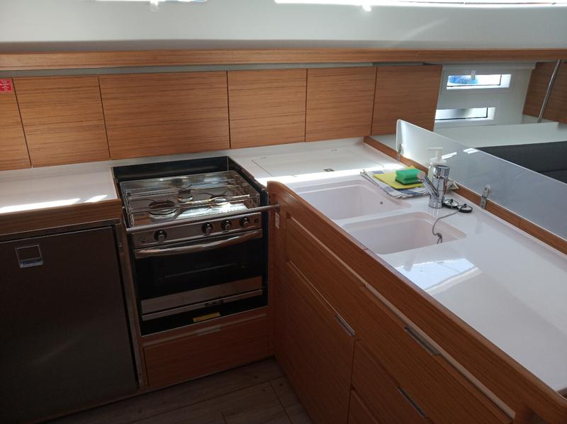 Book yachts online - sailboat - Elan Impression 45 BT - NO LIMITS - A/C + GEN. - rent