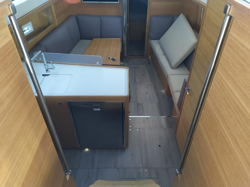 Book yachts online - sailboat - Elan Impression 40.1 - Baby Shark with A/C - rent