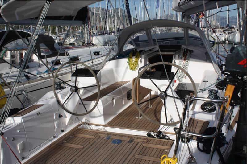 Book yachts online - sailboat - Salona 38 - Olynthia - rent