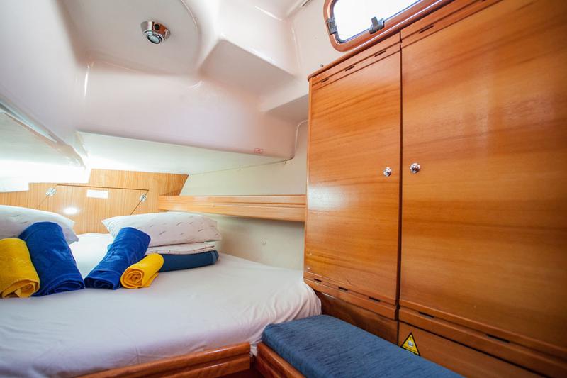 Book yachts online - sailboat - Bavaria 37 Cruiser - Mare - rent