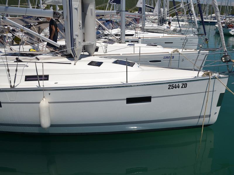 Book yachts online - sailboat - Bavaria 40 Cruiser.. - Manta - rent