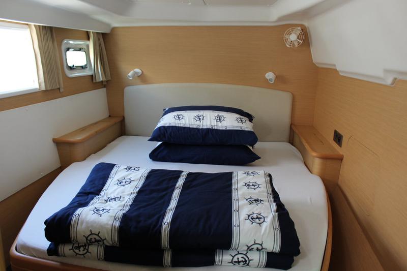 Book yachts online - catamaran - Lagoon 440 - Igris II - rent