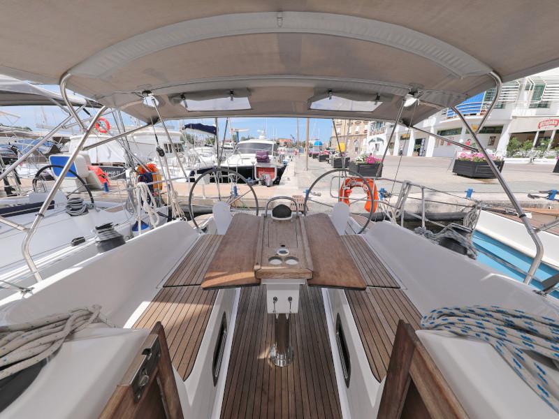 Book yachts online - sailboat - Bavaria Cruiser 37 - Hama - rent