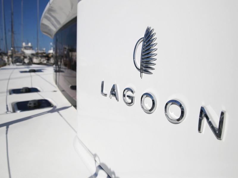 Book yachts online - catamaran - Lagoon 450  Flybridge - LLYN - rent