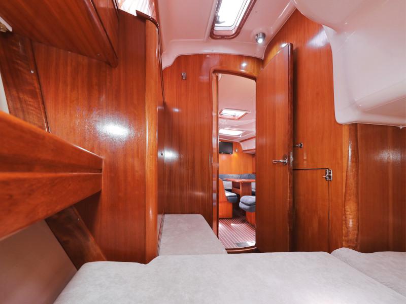 Book yachts online - sailboat - Bavaria 39 Cruiser - Windy - rent