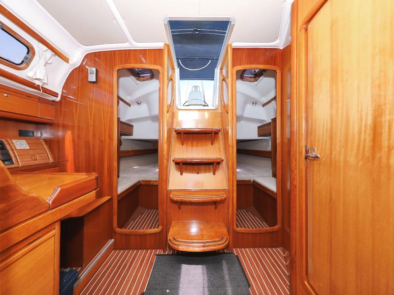 Book yachts online - sailboat - Bavaria 39 Cruiser - Windy - rent