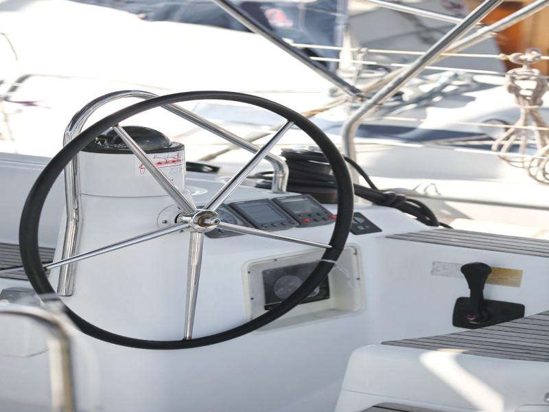 Book yachts online - sailboat - Sun Odyssey 39i - Lucija - rent