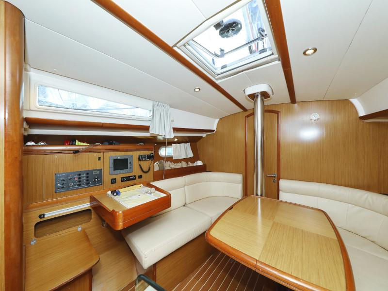 Book yachts online - sailboat - Sun Odyssey 39i - Lucija - rent