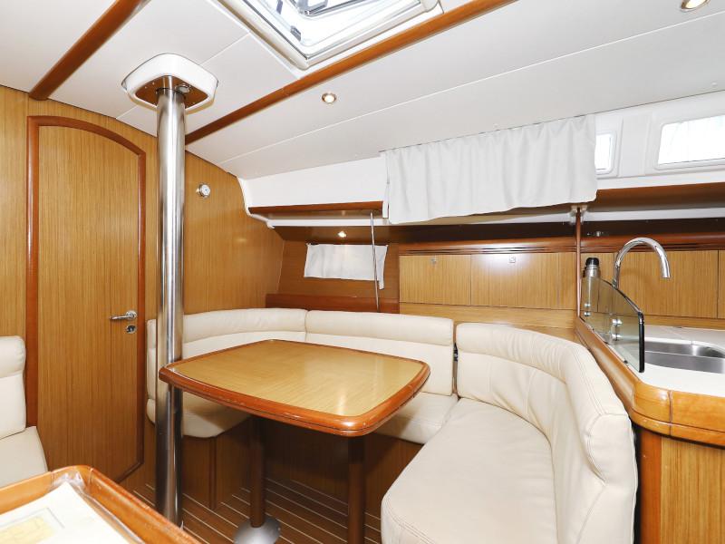 Book yachts online - sailboat - Sun Odyssey 39i - Lucija - rent