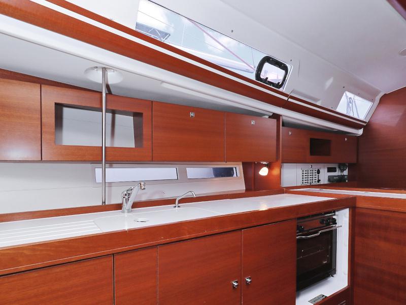 Book yachts online - sailboat - Dufour 380 - Le Pacha - rent