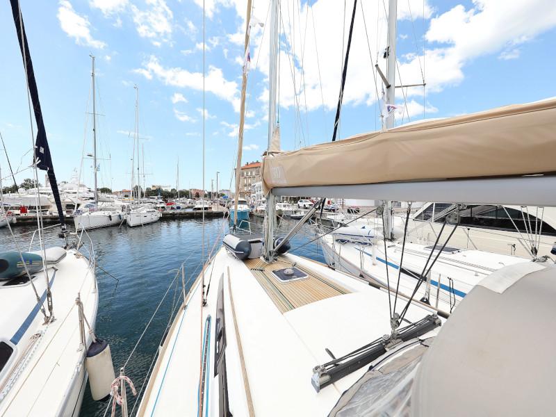 Book yachts online - sailboat - Dufour 380 - Le Pacha - rent