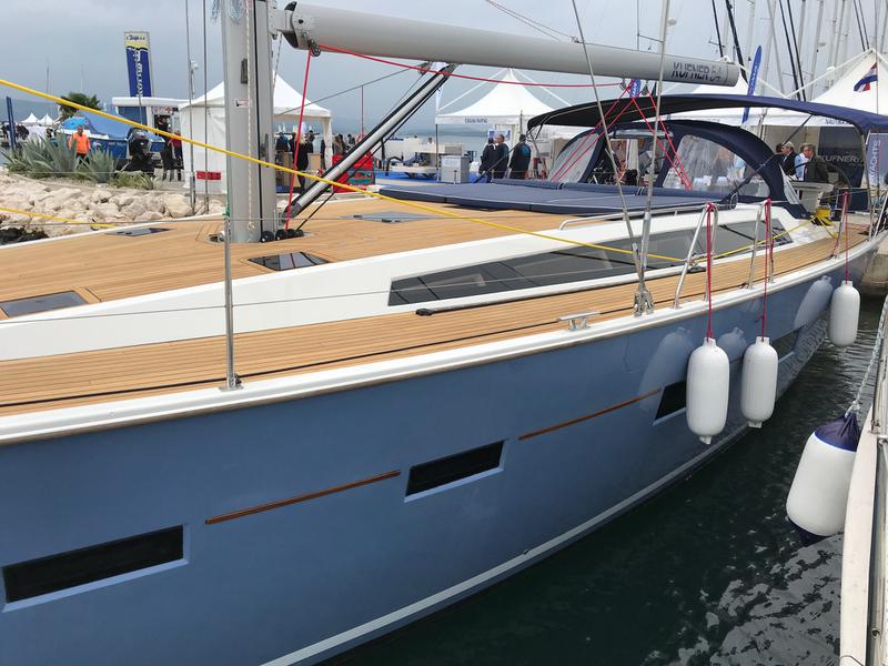 Book yachts online - sailboat - D&amp;D Kufner 54.2 - Chablis - rent