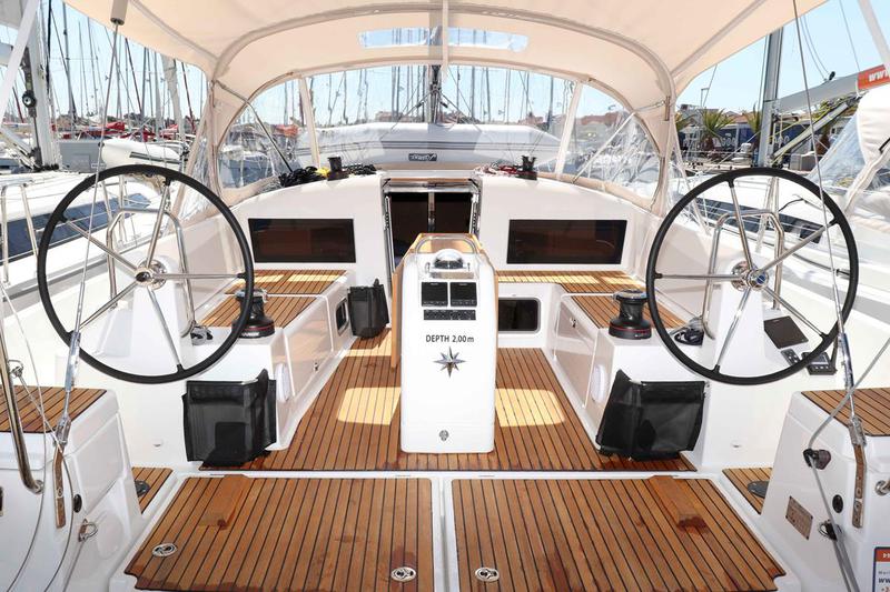 Book yachts online - sailboat - Sun Odyssey 440 - 3 cabin, 2 heads - Ella Victoria - rent