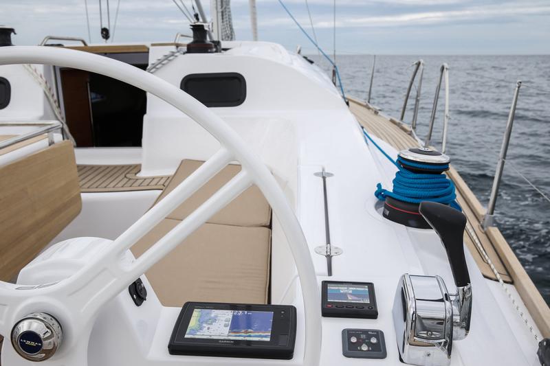 Book yachts online - sailboat - Elan 45 Impression - Her Majesty  - rent
