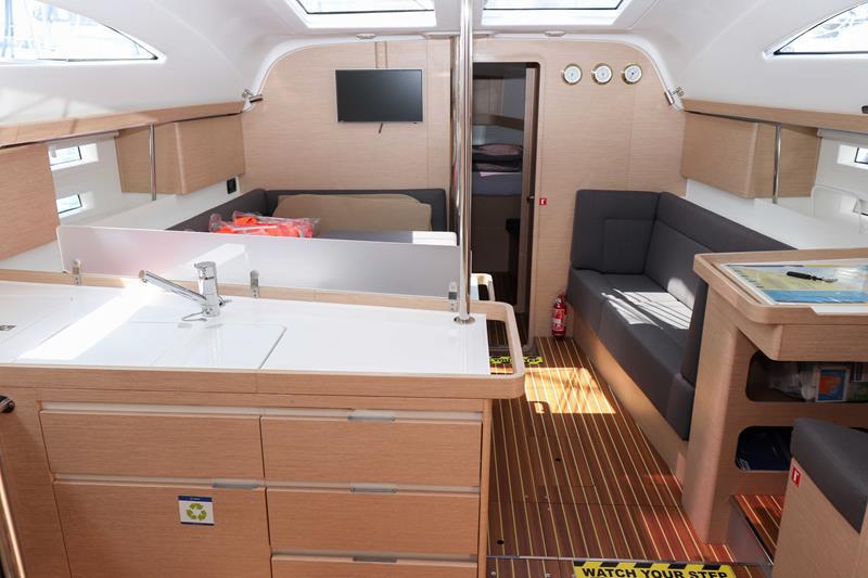 Book yachts online - sailboat - Elan 45 Impression - Casino Royale I - rent