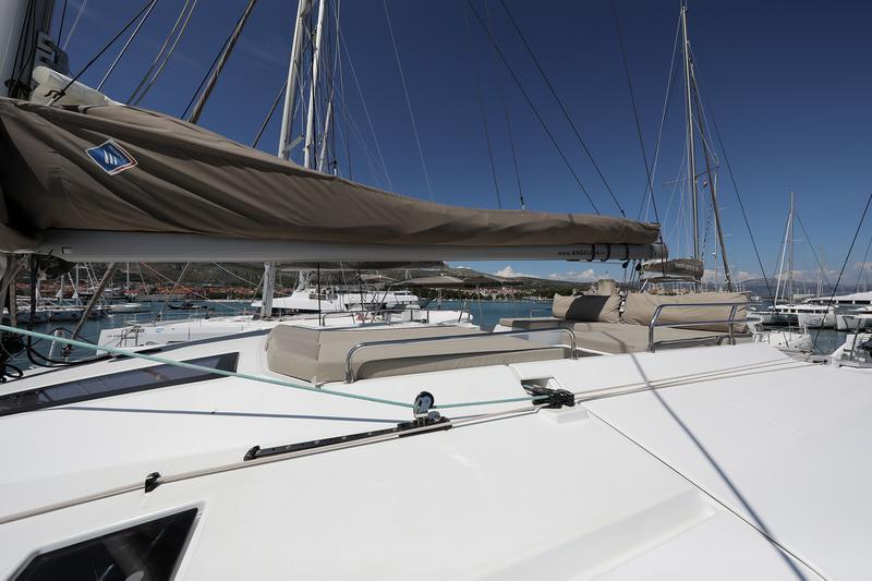 Book yachts online - catamaran - Saba 50 Quintet (6+1) - FEELING FREE - rent