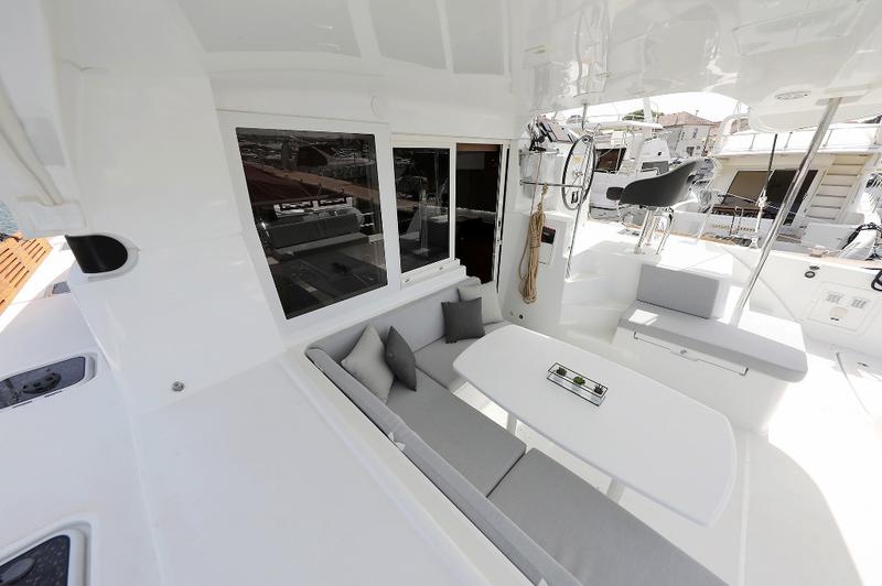 Book yachts online - catamaran - Lagoon 40 - WILD CAT - rent