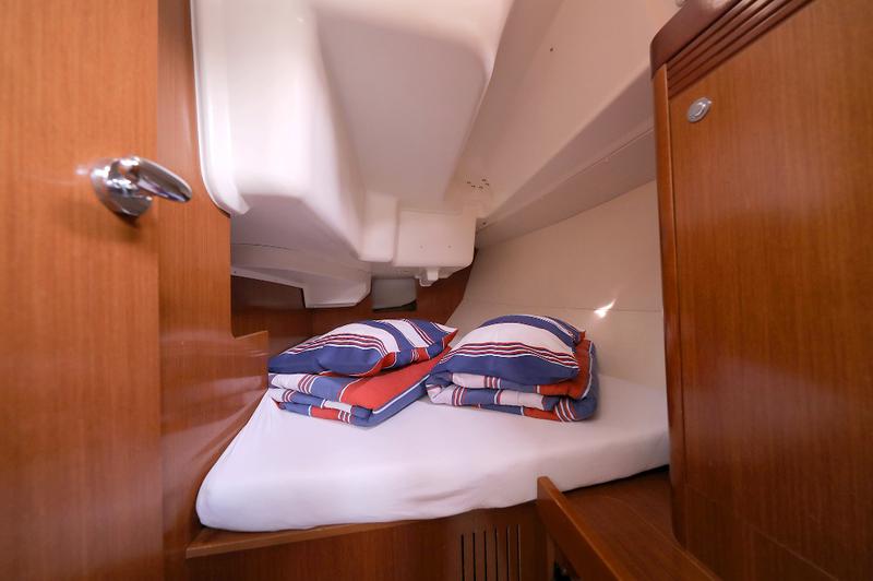 Book yachts online - sailboat - Oceanis 34 - STAR ELISABETH - rent