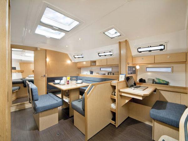 Book yachts online - sailboat - Bavaria Cruiser 40S - SILVER ARROW - rent