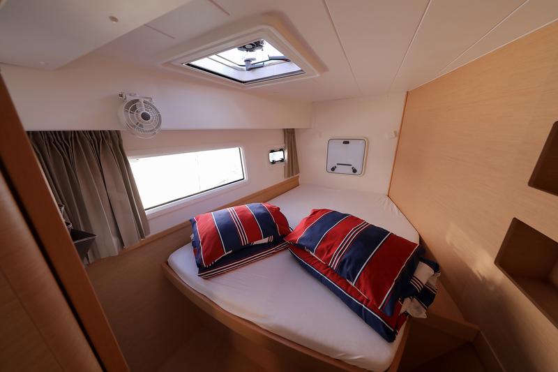 Book yachts online - catamaran - Lagoon 42 - LA MAR - rent