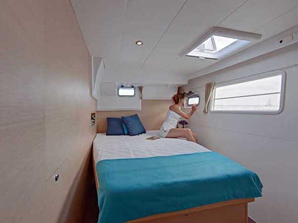Book yachts online - catamaran - Lagoon 400 - LA BOHEME - rent