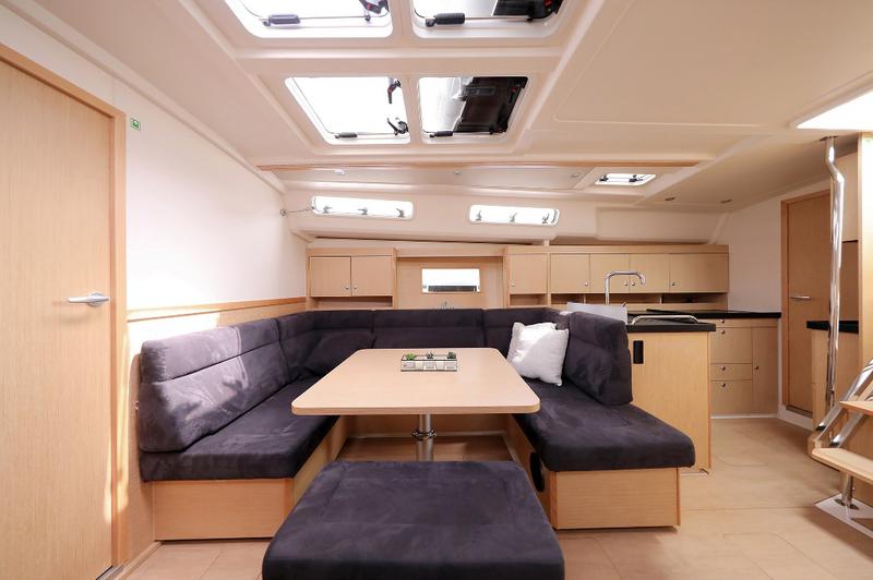 Book yachts online - sailboat - Hanse 455 - SUSSO - rent