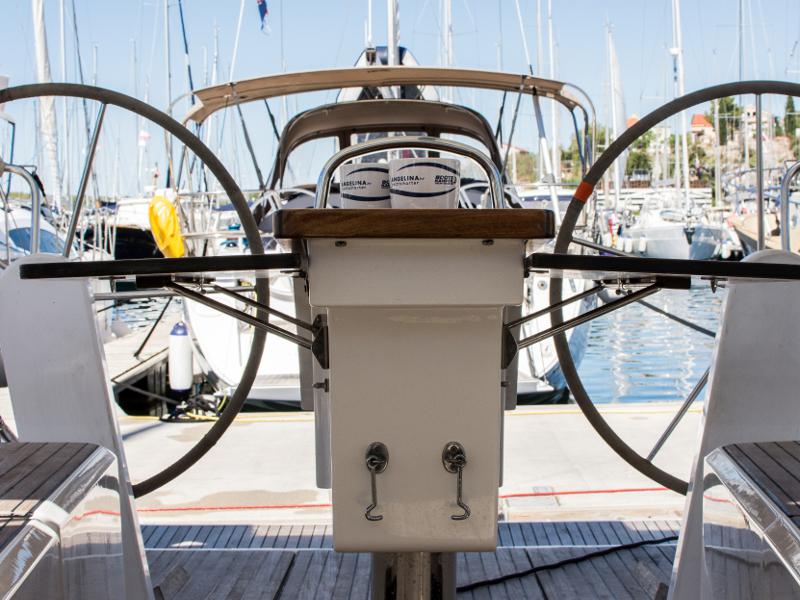 Book yachts online - sailboat - Bavaria Cruiser 41 - STAR KLEO - rent