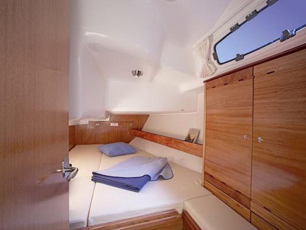 Book yachts online - sailboat - Bavaria Cruiser 37 - KALISPERA - rent