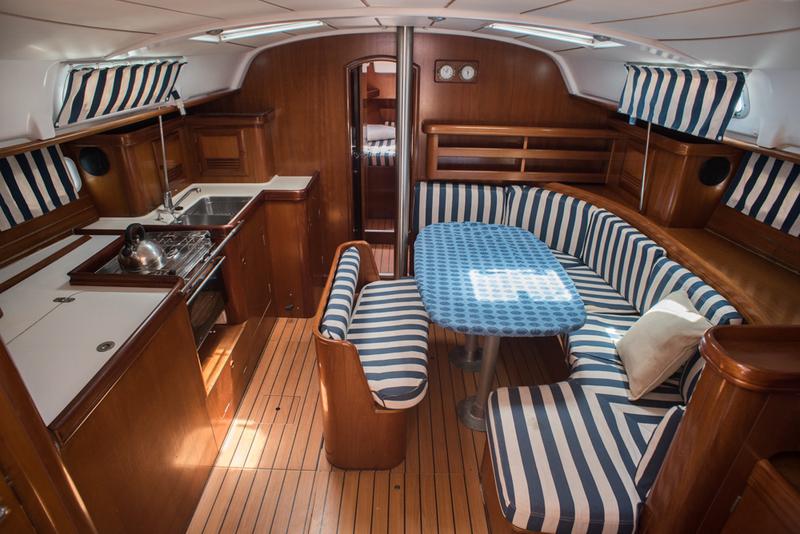 Book yachts online - sailboat - Oceanis 411 - IOS - rent