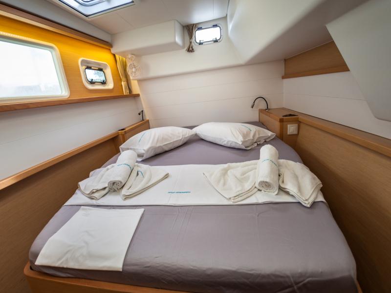 Book yachts online - catamaran - Lagoon 450 - Artemis - rent