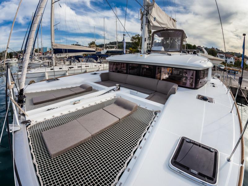 Book yachts online - catamaran - Lagoon 450 - Artemis - rent