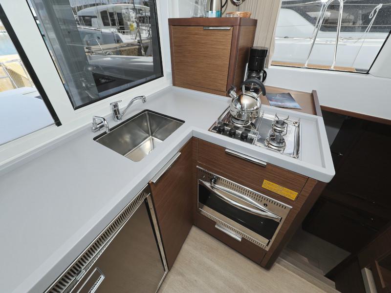 Book yachts online - catamaran - Lagoon 40-3 EXCLUSIVE - THE CURE OWNER VERSION AC salon + generator - rent
