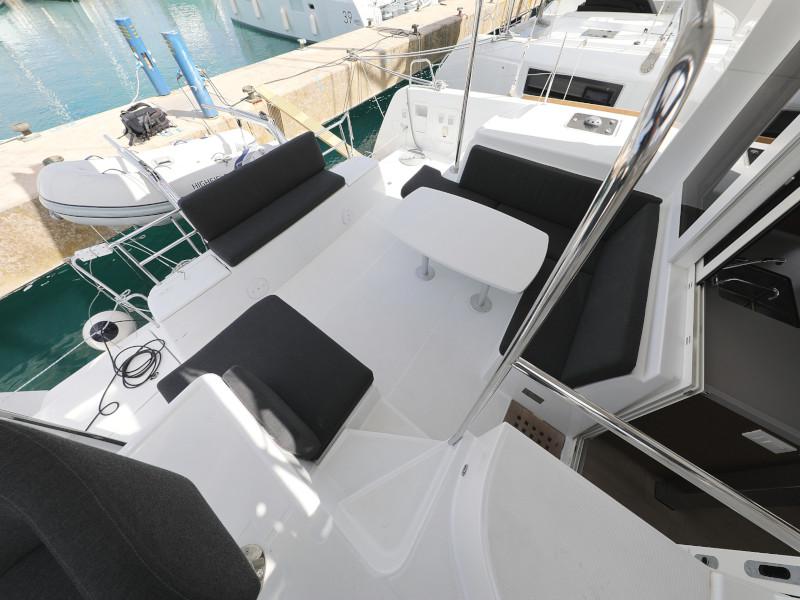 Book yachts online - catamaran - Lagoon 40-3 EXCLUSIVE - THE CURE OWNER VERSION AC salon + generator - rent