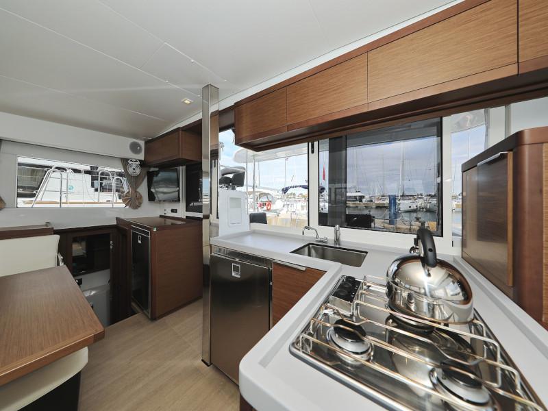 Book yachts online - catamaran - Lagoon 40-3 EXCLUSIVE - THE CURE OWNER VERSION AC salon + generator - rent