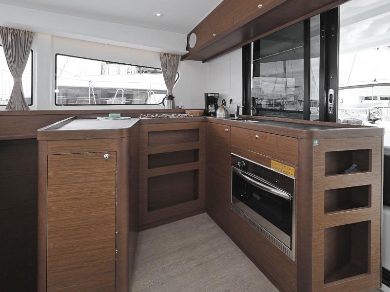 Book yachts online - catamaran - Lagoon 42 - FANTASEA  - rent